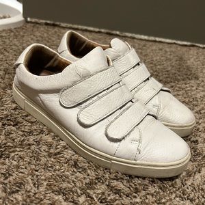 Frye Ivy Low Strap Sneakers, 7.5, White, Leather